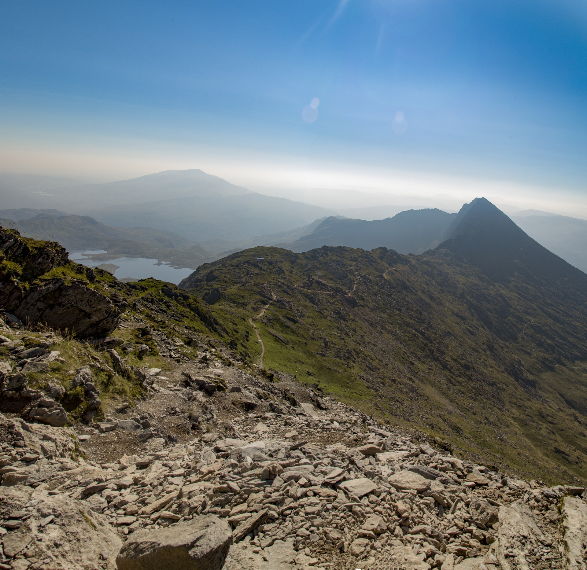 Snieguotė,  Slėnis,  Valų Kalba,  Kalnai,  Snowdon,  Traukinys,  Uk,  Lauke,  Kiauras,  Kalnas