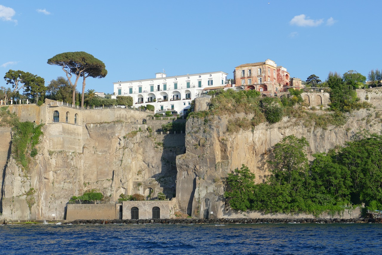 Sorrento,  Italija,  Viduržemio Jūros,  Turizmas,  Uolos,  Pakrantės,  Viešbutis,  Kampanija,  Pušis, Nemokamos Nuotraukos