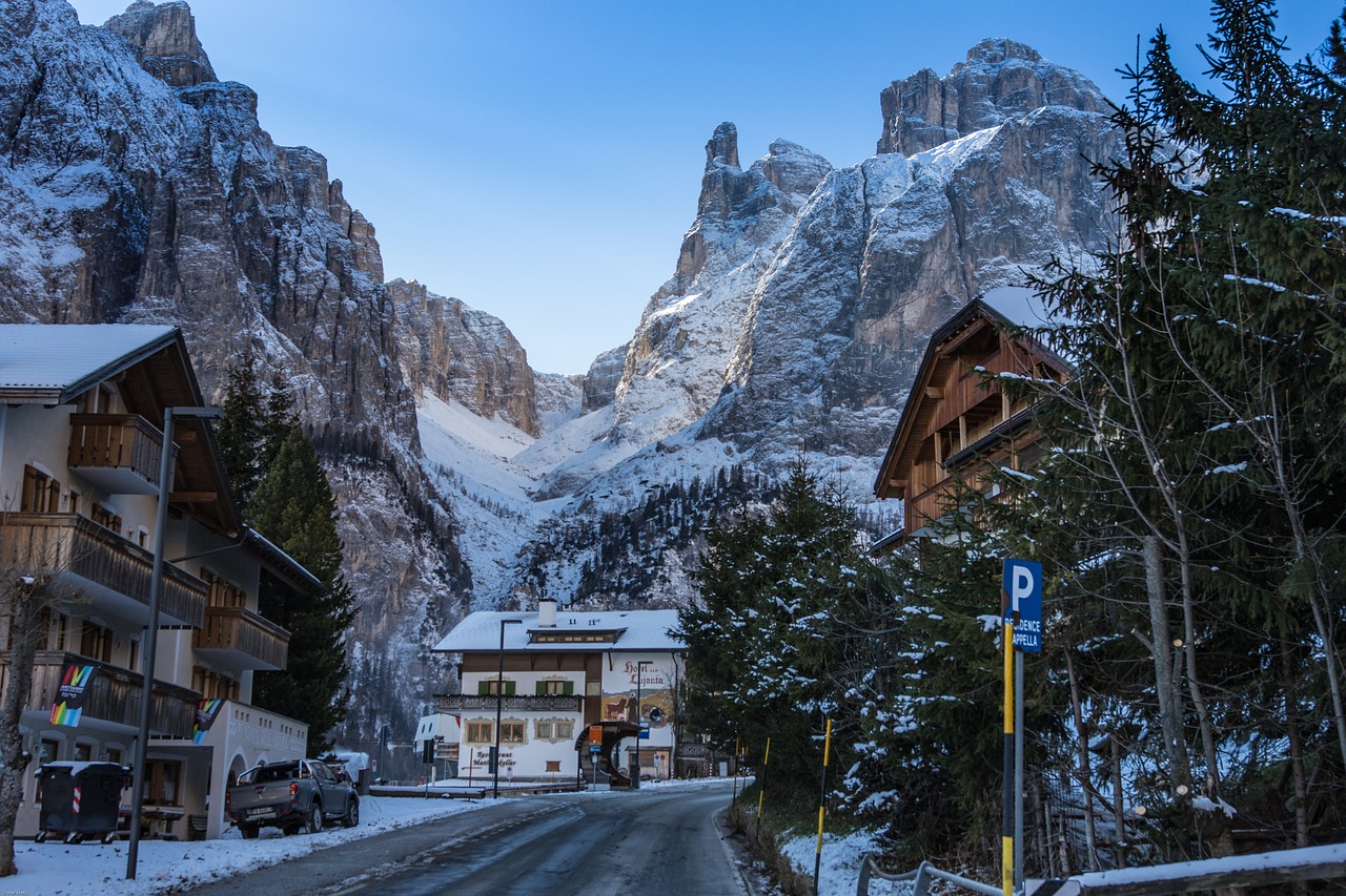 South Tyrol, Dolomitai, Korvara, Sella Grupė, Kalnai, Alpių, Italy, Slidinėjimo Kaimas, Nemokamos Nuotraukos,  Nemokama Licenzija