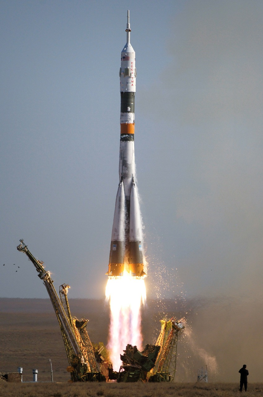 Soyuz, Raketų Paleidimas, Raketa, Kilti, Kosmoso Kelionės, Vairuoti, Padidinti, Pagreitis, Gravitacija, Gravitacija