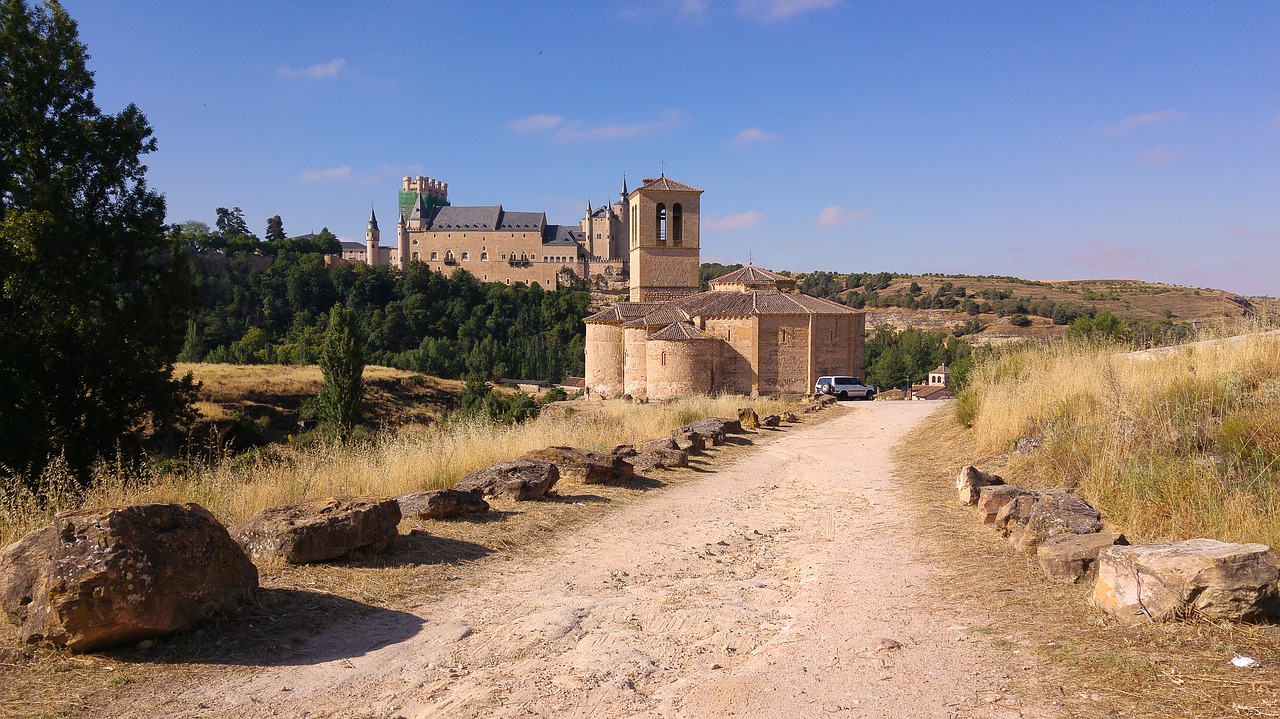 Ispanija, Segovia, Viduramžių Pilis, Važiuoklės, Romaneško Meno, Bažnyčia, Nemokamos Nuotraukos,  Nemokama Licenzija