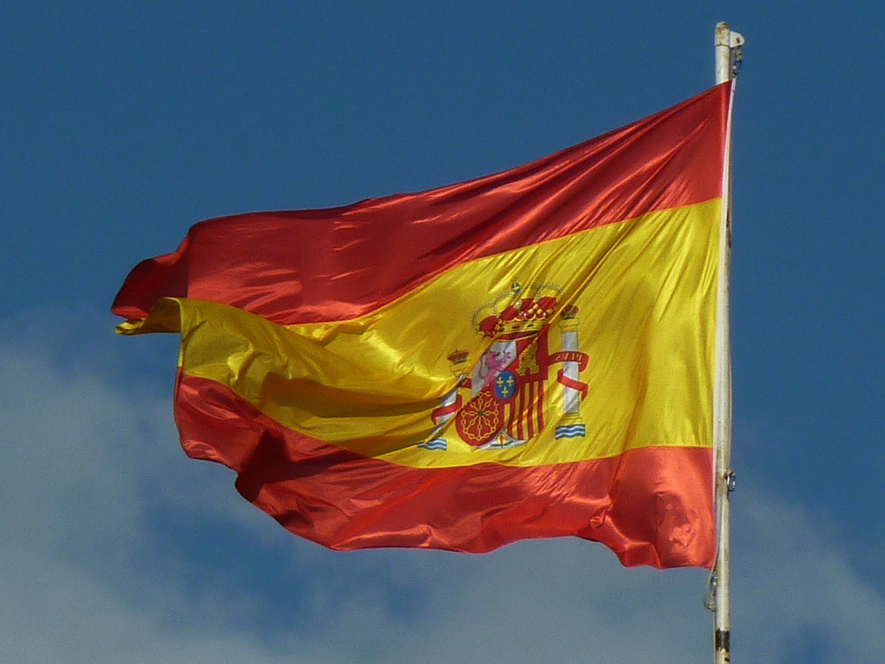 Ispanija, Vėliava, Dangus, Plazdėjimas, Simbolis, Nacionalinės Spalvos, Nemokamos Nuotraukos,  Nemokama Licenzija