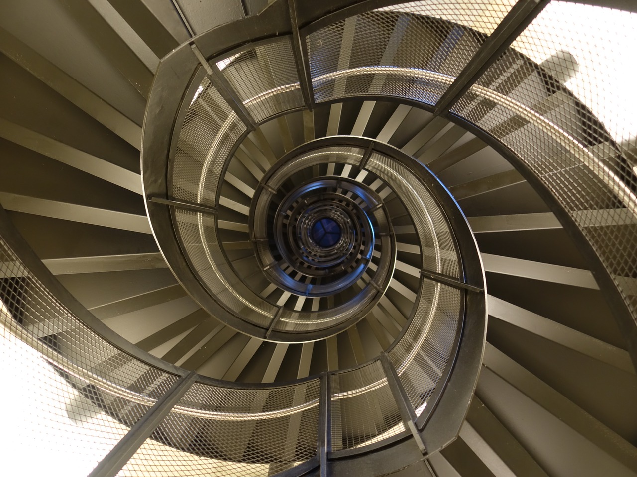 Spiraliniai Laiptai, Spiralė, Metalas, Geometrija, Laiptai, Atsiradimas, Pastatas, Innsbruck, Miesto Bokštas, Architektūra