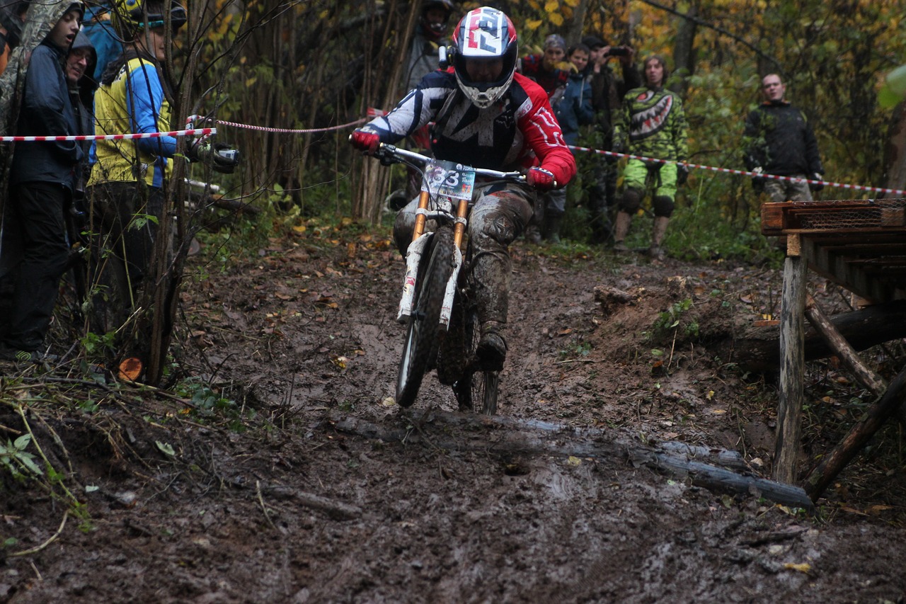 Sportas, Dviratis, Kalnas, Kalnų Dviratis, Ekstremalios, Stabdis, Dviratininkas, Varzybos, Miškas, Važiuoti