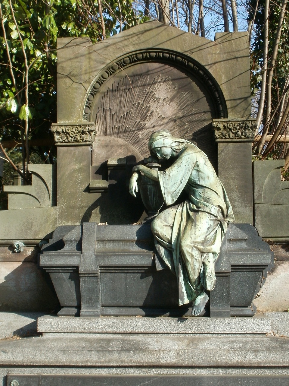 St Johann, Saarbruecken, Kapinės, Kapinės, Statula, Bronza, Kapas, Kapas, Moteris, Skulptūra