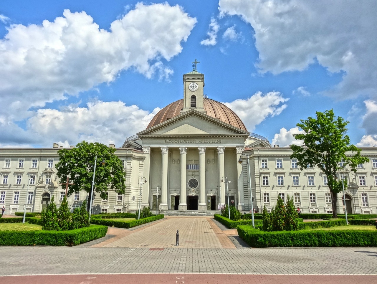 St Peterio Bazilika, Vincent De Paul, Bydgoszcz, Lenkija, Priekinis, Stulpeliai, Bažnyčia, Katedra, Eksterjeras, Architektūra