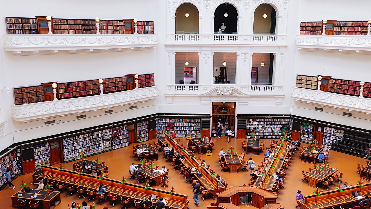 Vakarų Valstybinė Biblioteka, Melburnas, Australia, Orientyras, Istorinis, Skaitymas, Knygos, Žmonės, Stalai, Stalai