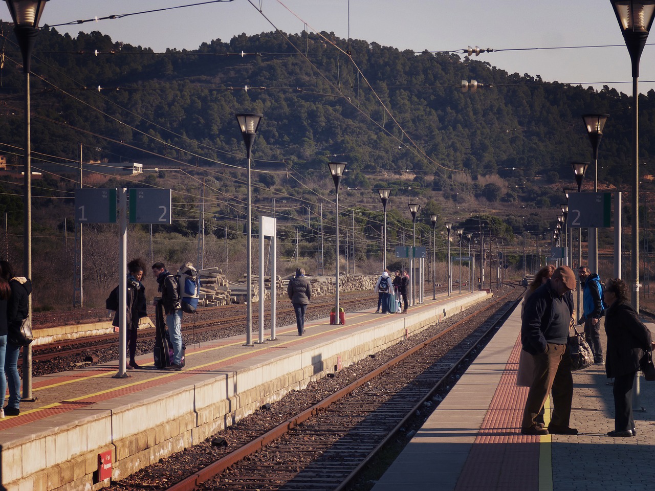 Stotis, Geležinkelis, Palauk, Laukia Traukinio, Platforma, Nemokamos Nuotraukos,  Nemokama Licenzija