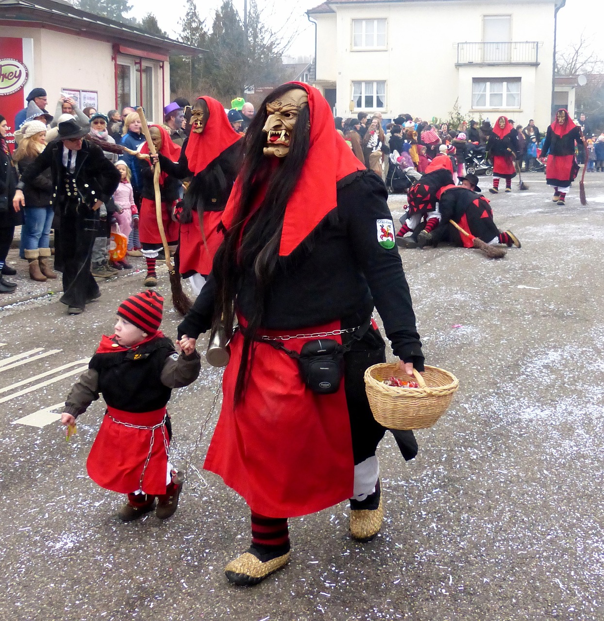 Strassenfasnet, Medinė Kaukė, Šiaudų Batai, Narresome, Nemokamos Nuotraukos,  Nemokama Licenzija