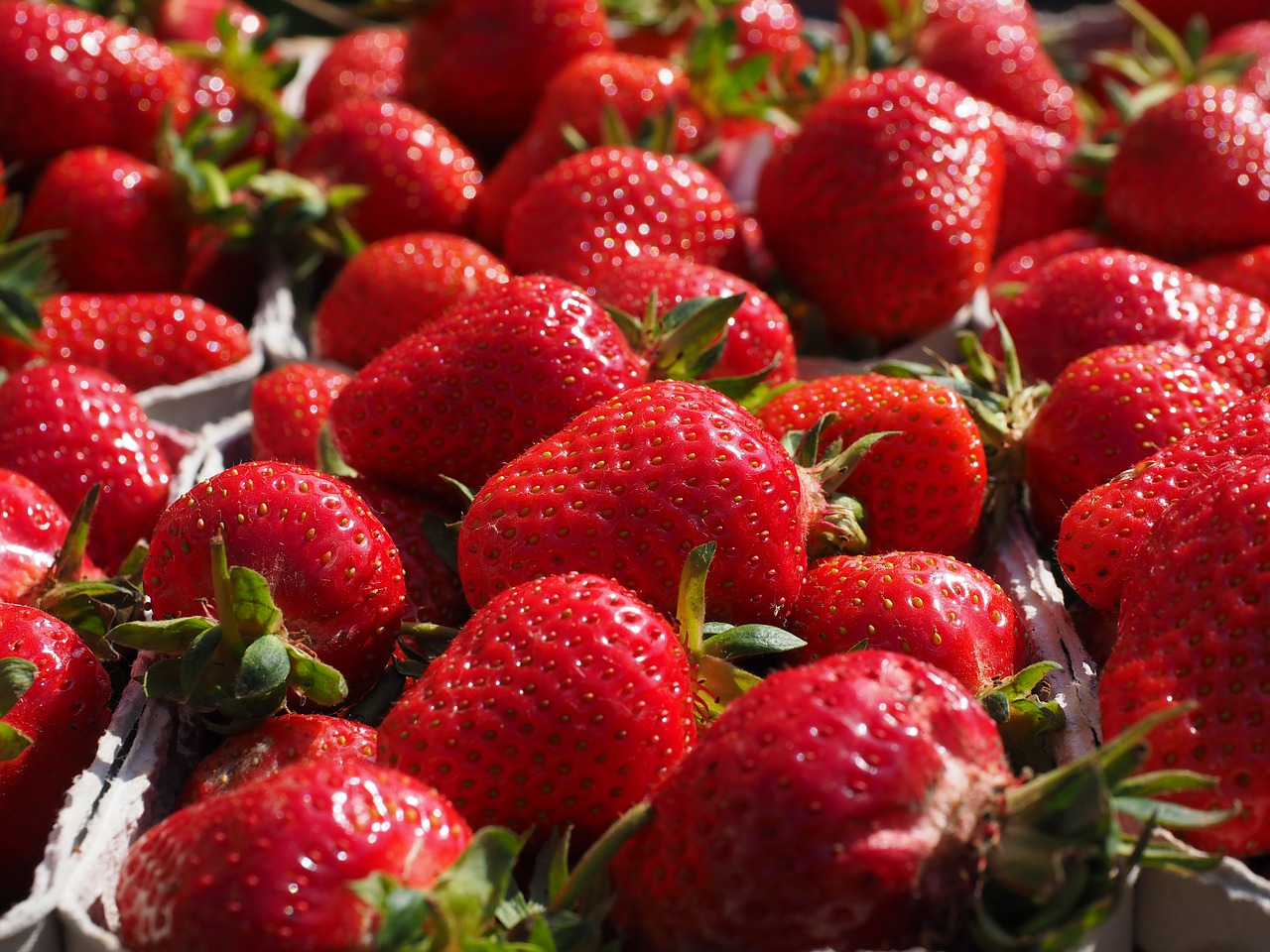 Braškės, Raudona, Vaisių, Skanus, Saldus, Vaisiai, Maistas, Prinokę, Vitaminai, Skanus