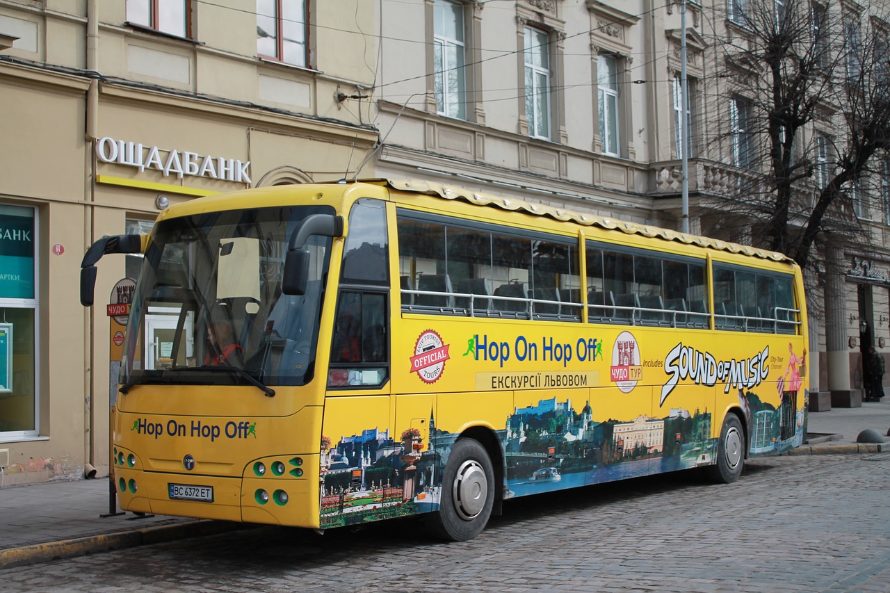 Gatvė,  Autobusas,  Megalopolis,  Transporto Sistema,  Kelias,  Ukraina,  Miestas,  Lviv,  Ekskursija,  Kelionė