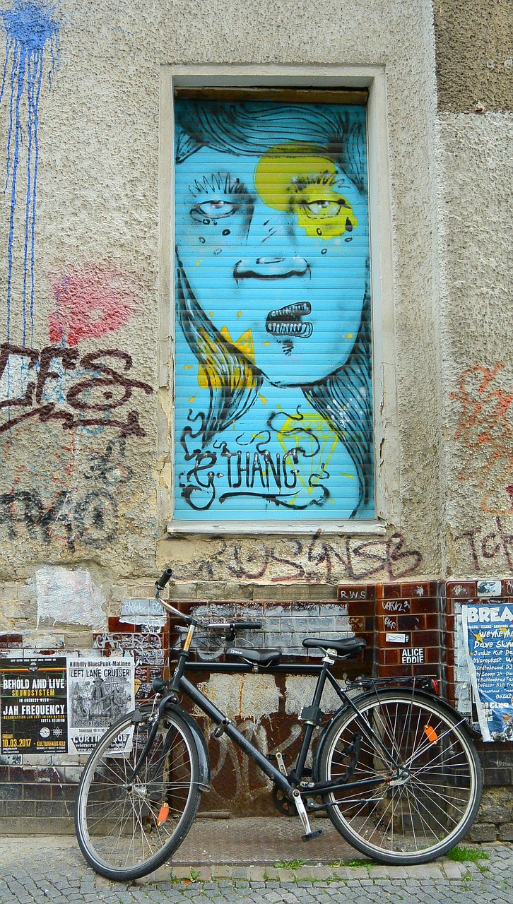 Gatvės Menas, Grafiti, Sienų Tapyba, Miesto Menas, Alternatyva, Purkštuvas, Berlynas, Kreuzberg, Menas, Moteris