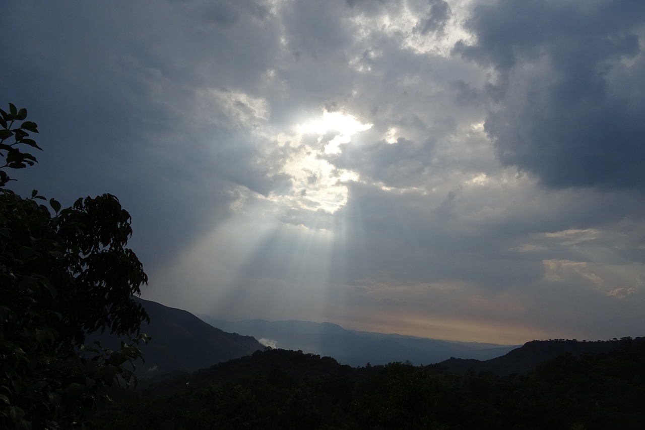 Saulė, Spindulys, Debesis, Spindi, Saulės Spinduliai, Gamta, Agumbe, Karnataka, Indija, Nemokamos Nuotraukos