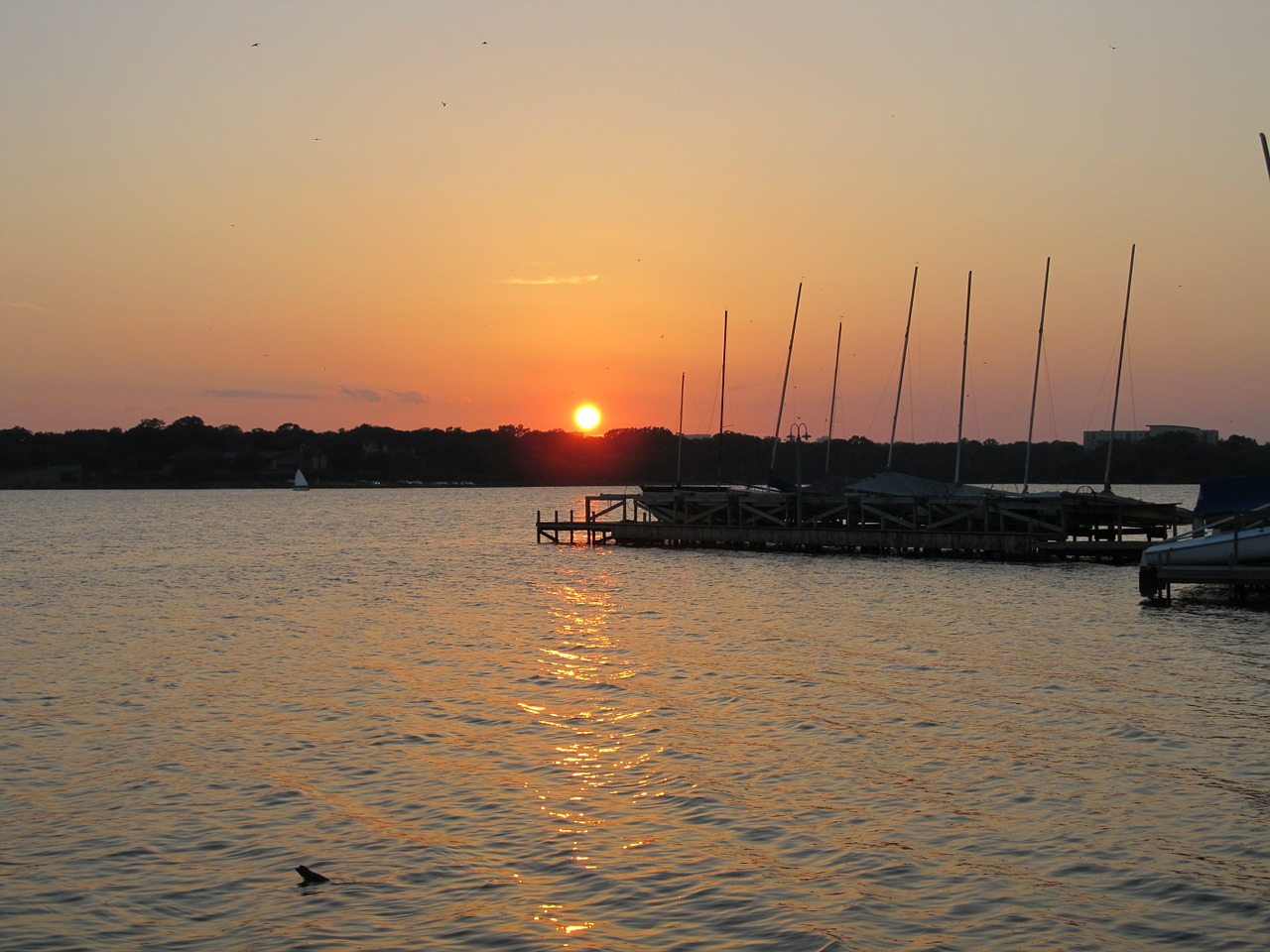 Saulėlydis, Ežeras, Vanduo, Dusk, Valtys, Prieplauka, Saulėlydis, Taikus, Ramus, Panorama