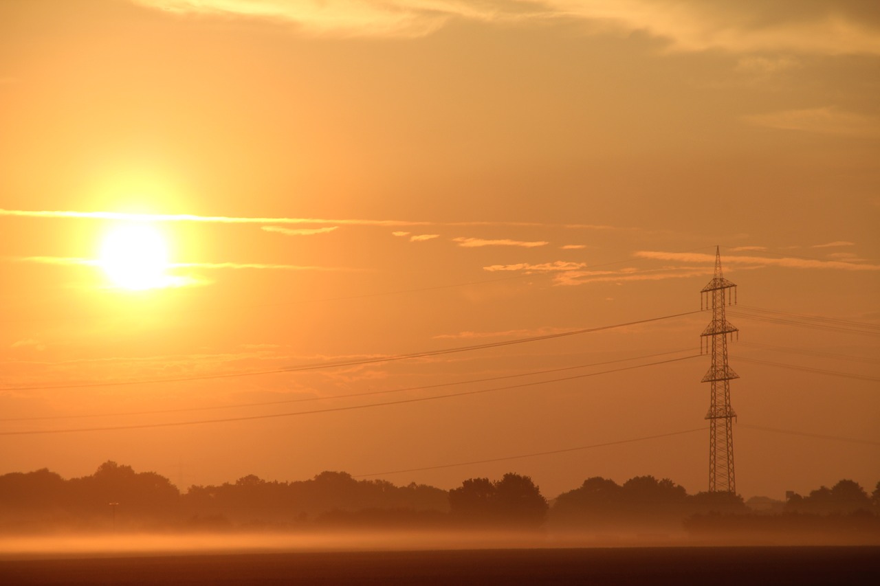 Saulėtekis, Rūkas, Dangus, Morgenrot, Saulė, Strommast, Debesys, Atmosfera, Energija, Oranžinė