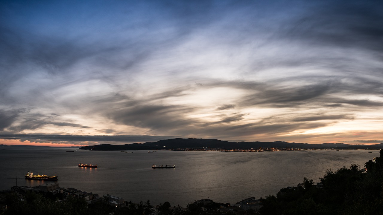 Saulėlydis, Gibraltaras, Algeciras, Valtys, Laivai, Dangus, Debesys, Saulė, Dusk, Įlanka