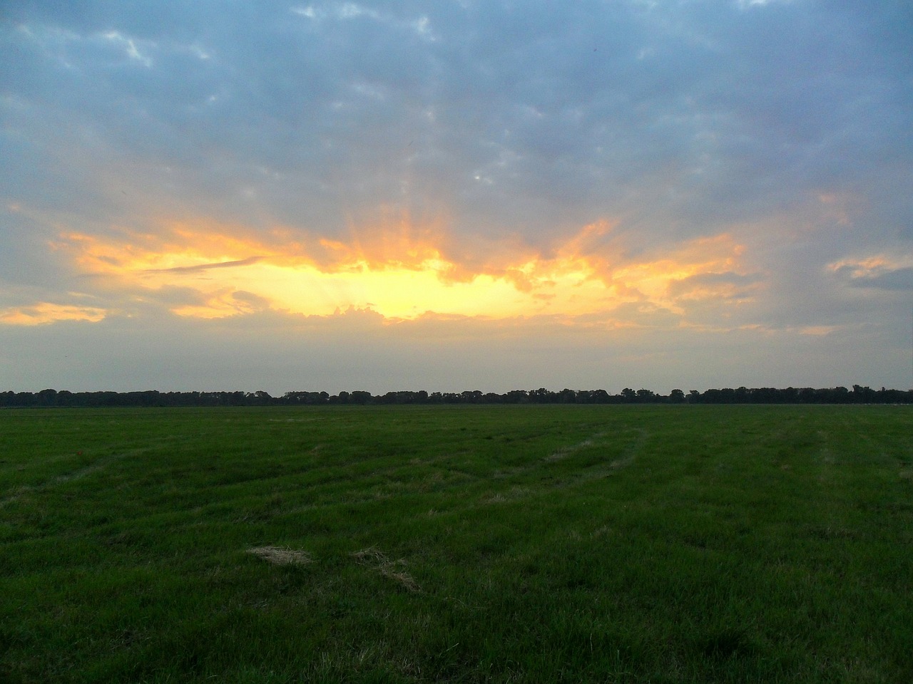 Saulėlydis, Vakarinis Dangus, Afterglow, Laukas, Pieva, Ariamasis, Kraštovaizdis, Gamta, Vasara, Debesys