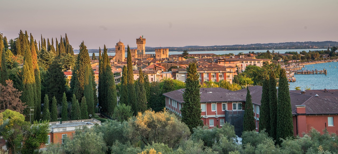 Saulėlydis, Ežero Garda, Italy, Kraštovaizdis, Vanduo, Vasara, Mėlynas, Turizmas, Kelionė, Miestas