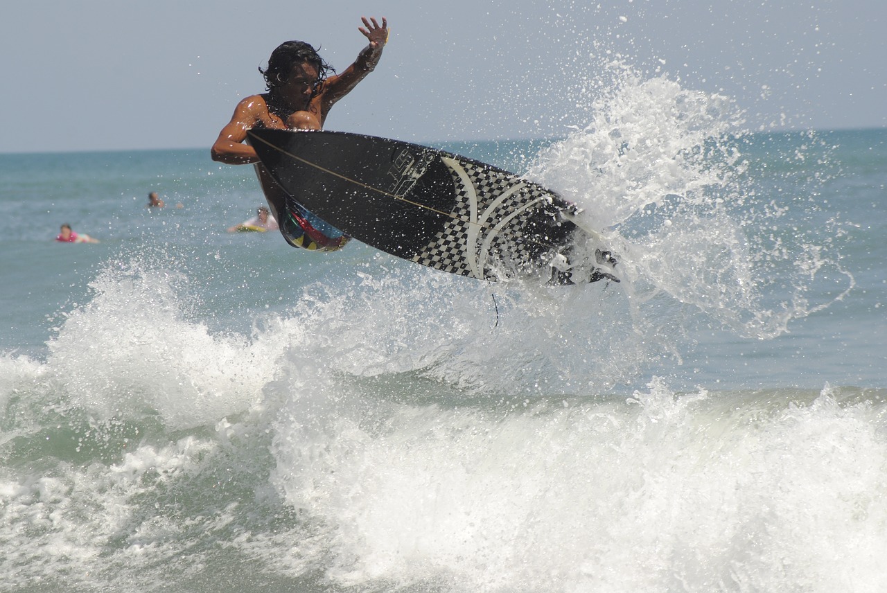 Surfer, Naršyti, Veiksmas, Banga, Vanduo, Banglentė, Vandenynas, Banglenčių Sportas, Papludimys, Aktyvus