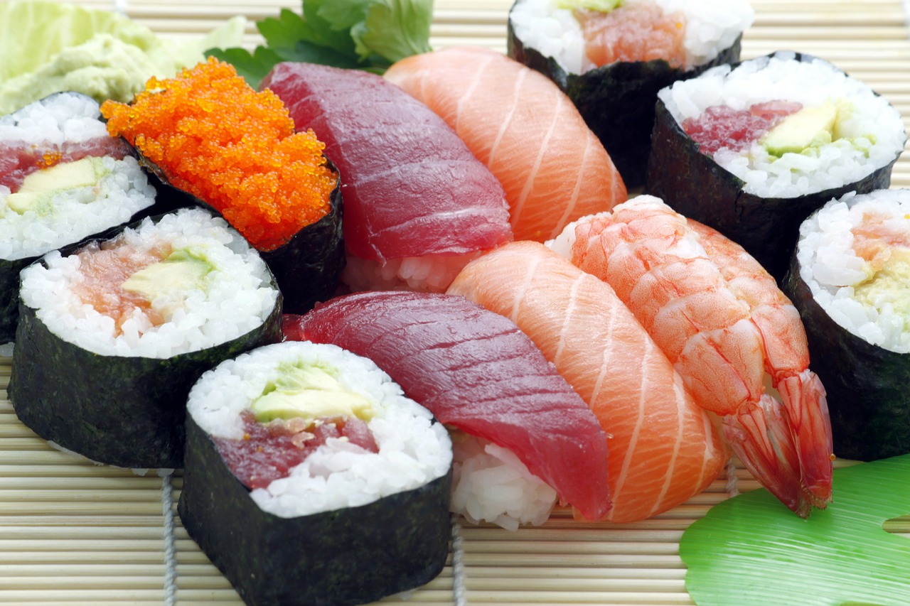 Sushi, Japanese, Asian, Maistas, Žaliavinis, Sashimi, Šviežias, Roll, Virtuvė, Žuvis