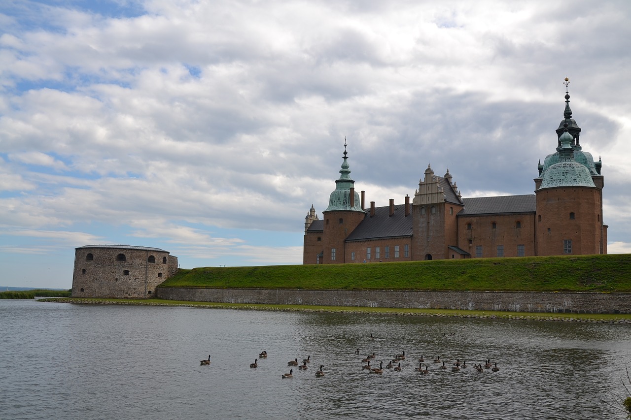 Sverige, Švedija, Kalmaras, Pilis, Jėga, Viduramžių Architektūra, Panorama, Sienos, Kanados Žąsys, Ančių Ir Pilies
