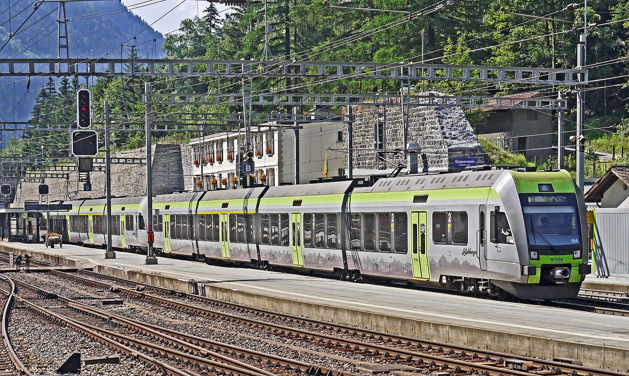 Šveicarija, Lötschberg, Traukinių Stotis, Goppensteinas, Pietinis Portalas, Lötschberg Tunelis, Geležinkelis, Geležinkelių Transportas, Bern-Lötschberg-Simplon Geležinkelis, Bs