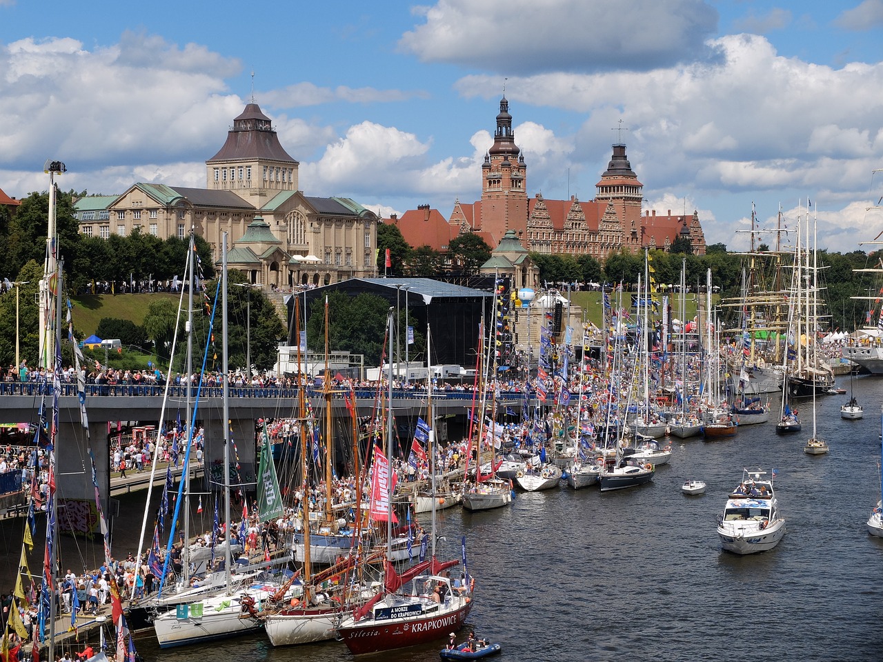 Szczecin, Senamiestis, Buriuotojas, Aukščio Laivų Lenktynės, Upė, Nemokamos Nuotraukos,  Nemokama Licenzija