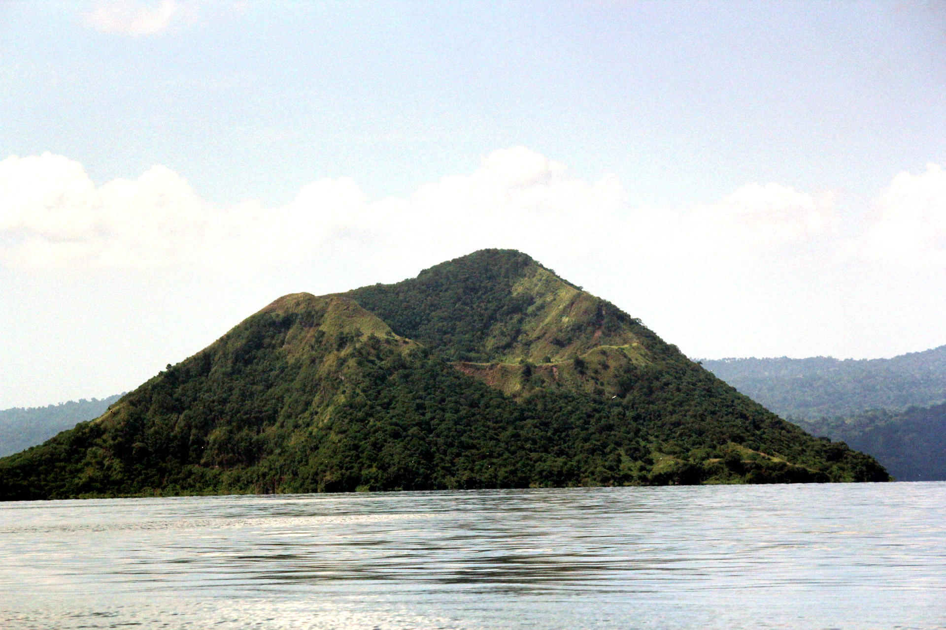 Taal & Nbsp,  Vulkanas & Nbsp,  Filipinai,  Taal & Nbsp,  Vulkanas,  Filipinai,  Vulkanas,  Kalnas,  Medžiai,  Vanduo