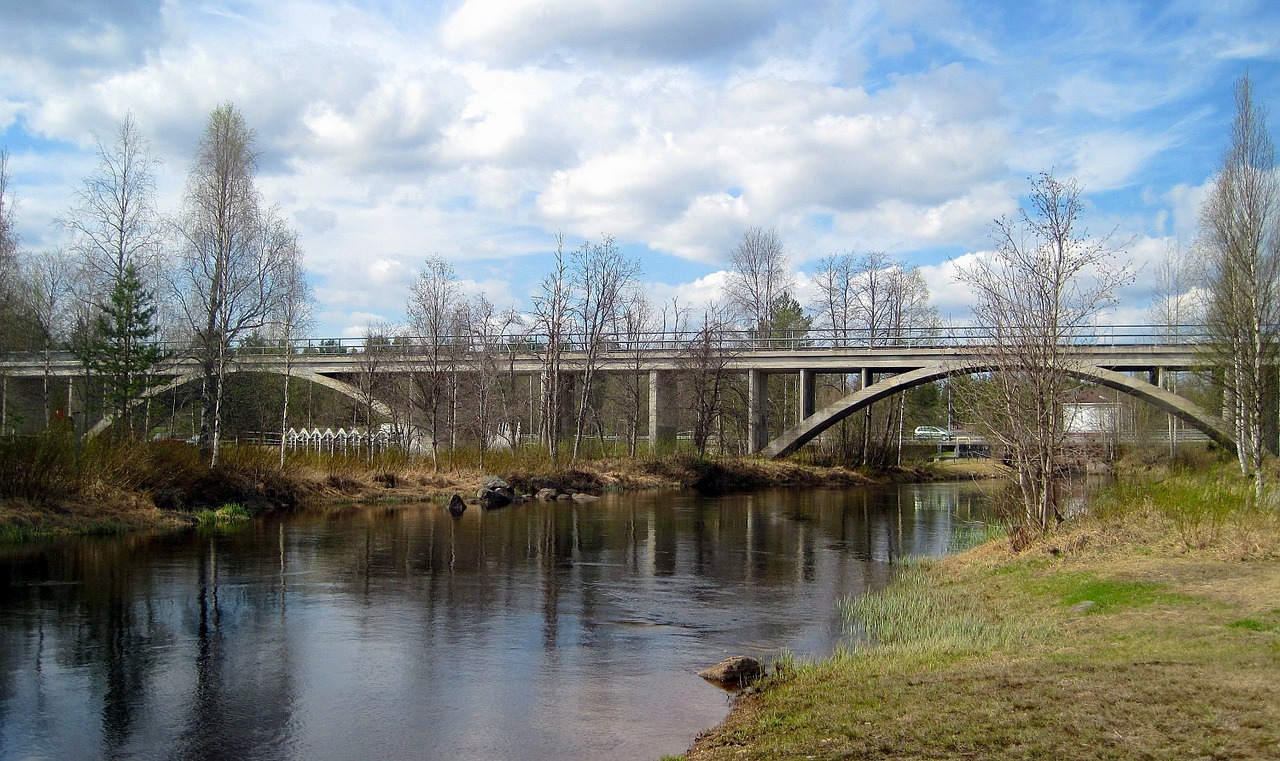 Taivalkoski, Finland, Dangus, Debesų Tiltas, Medžiai, Upė, Srautas, Vanduo, Apmąstymai, Kranto Linija