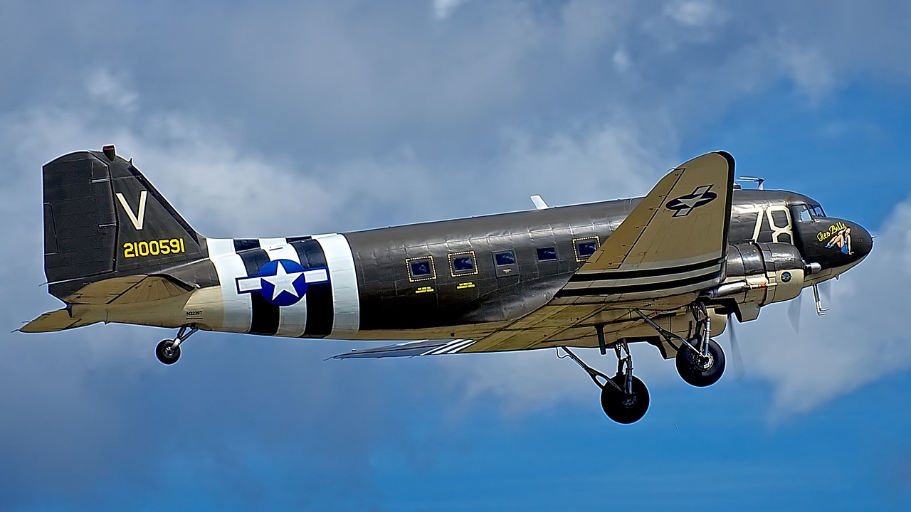 Pakilimas, Douglas C-47 Dakota, Krovininis Lėktuvas, Alpinizmas, Dc-3, Vintage, Lėktuvas, Orlaivis, Skraidantis, Aviacija