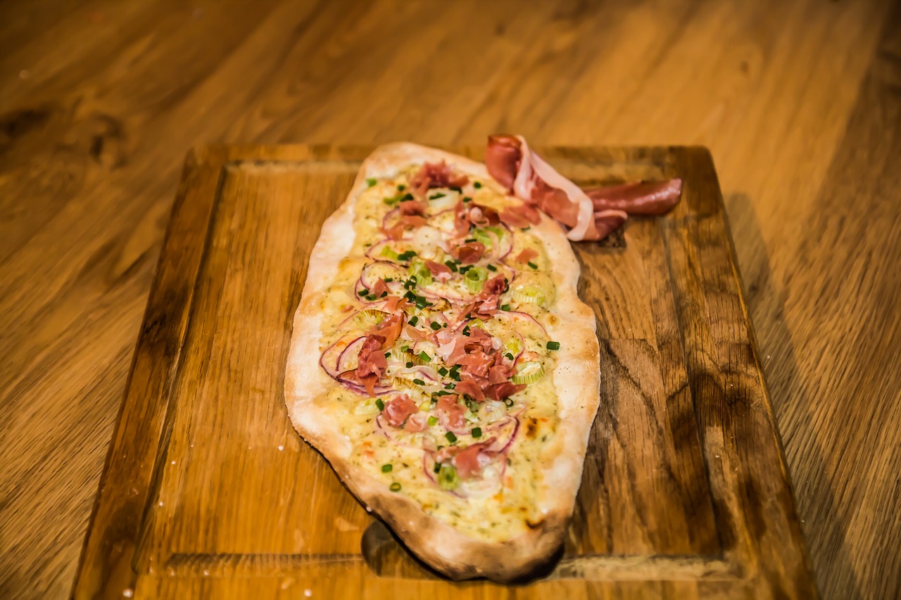 Tarte Flambée, Tarte, Tradiciškai, Skanus, Valgyti, Svogūnai, Grietinėlė, Skanus, Širdingas, Specialybė