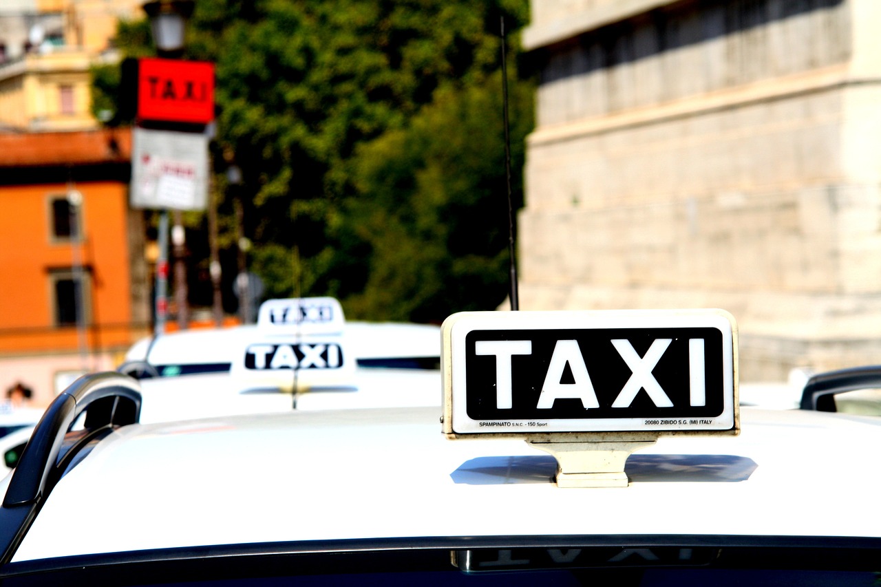 Taksi, Automatinis, Roma, Kelias, Balta, Nemokamos Nuotraukos,  Nemokama Licenzija