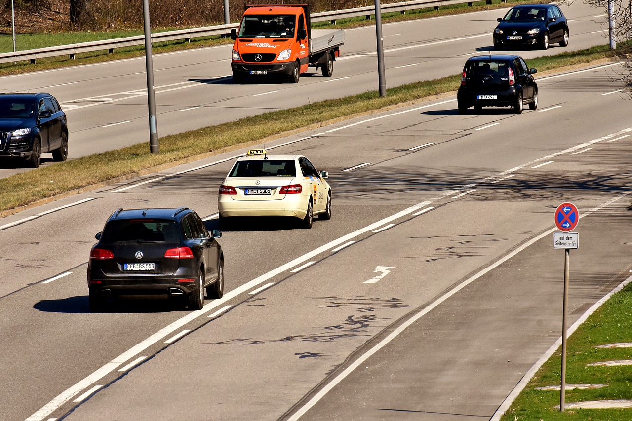 Taksi,  Kelių,  Eismo,  Automatinis,  Vairuoti,  Skydas,  Geležinkelio Transporto,  Transportas,  Transporto Priemonės,  Transporto Priemonės