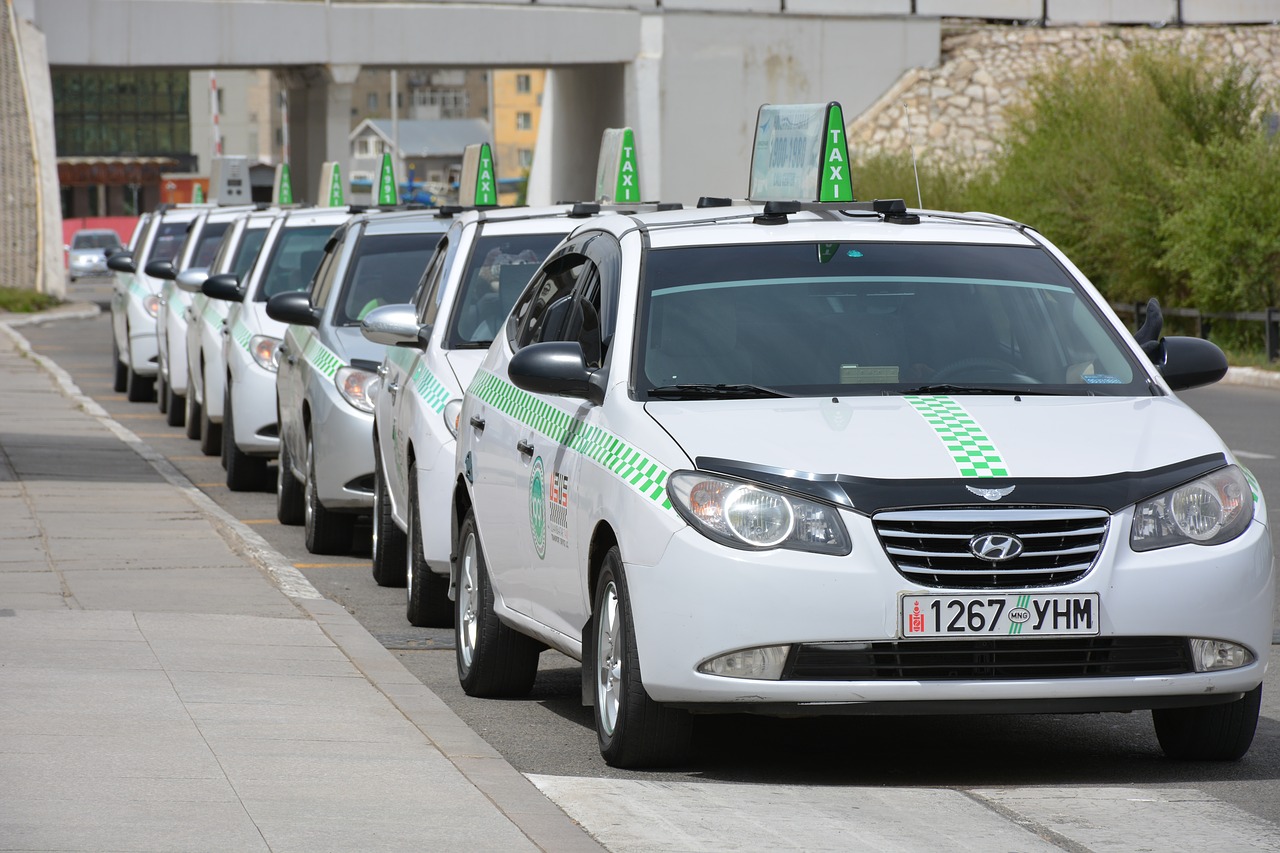 Taksi,  Oro Uostas,  Miestas Transportas, Nemokamos Nuotraukos,  Nemokama Licenzija