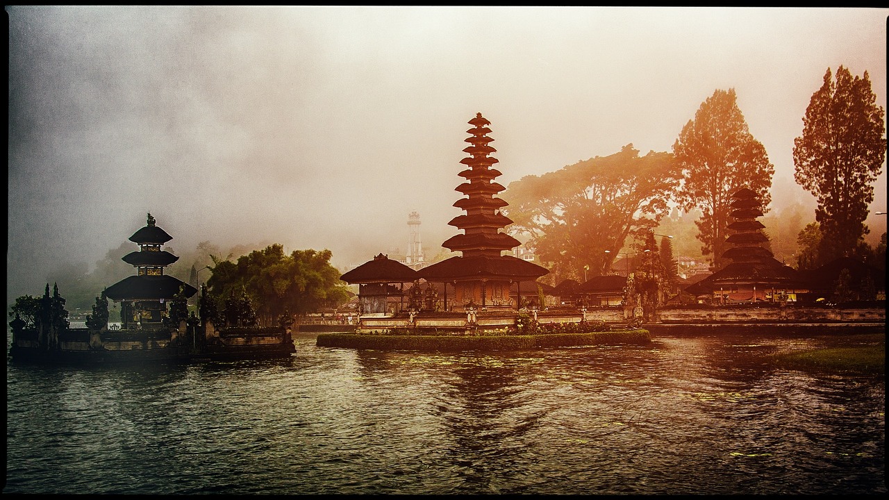 Šventykla, Bali, Ežeras, Rūkas, Kelionė, Indonezija, Nemokamos Nuotraukos,  Nemokama Licenzija