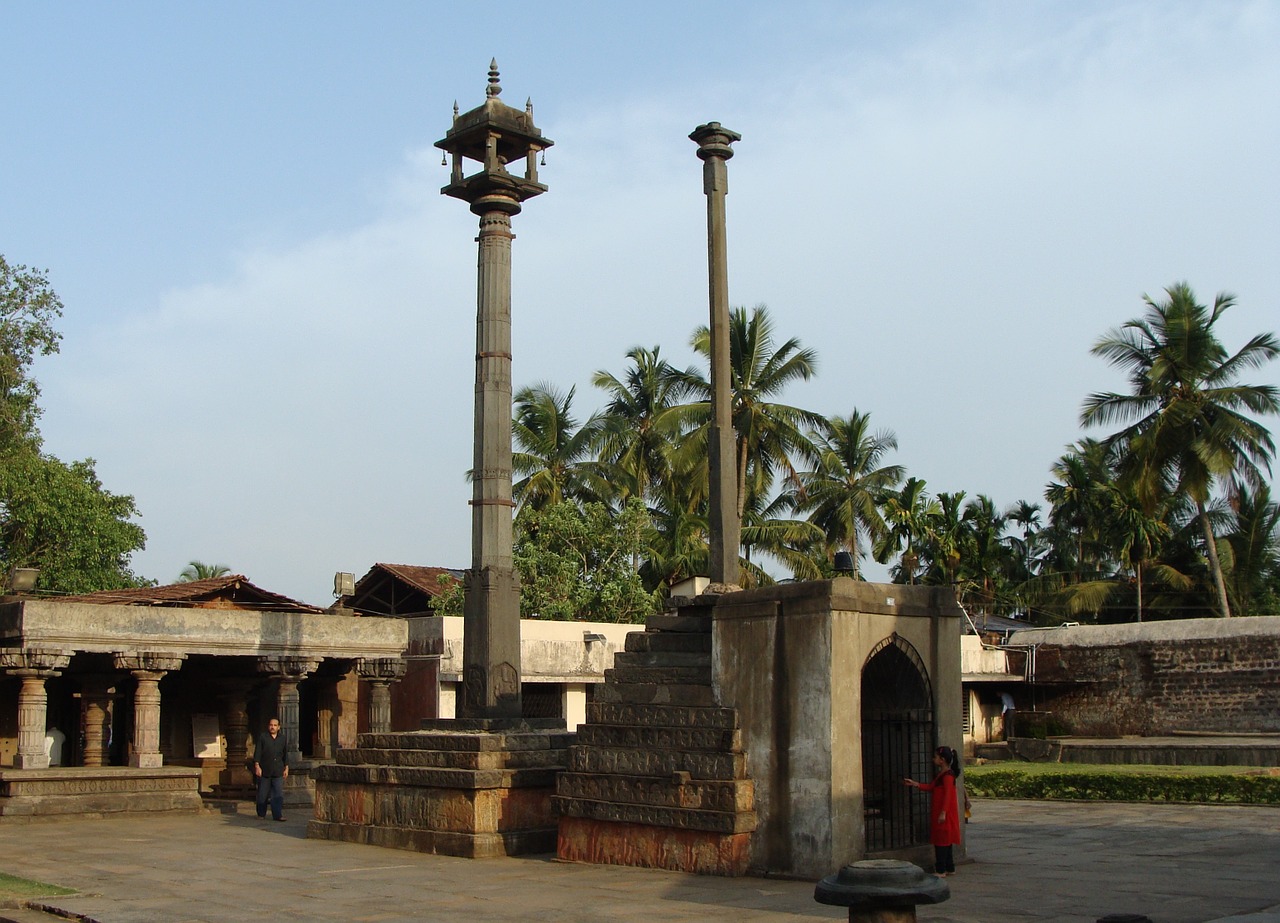 Šventykla,  Lempos Stulpas,  Akmuo,  Garuda Stambha,  Struktūra,  Architektūra,  Religija,  Hinduizmas,  Banavasi,  Karnataka