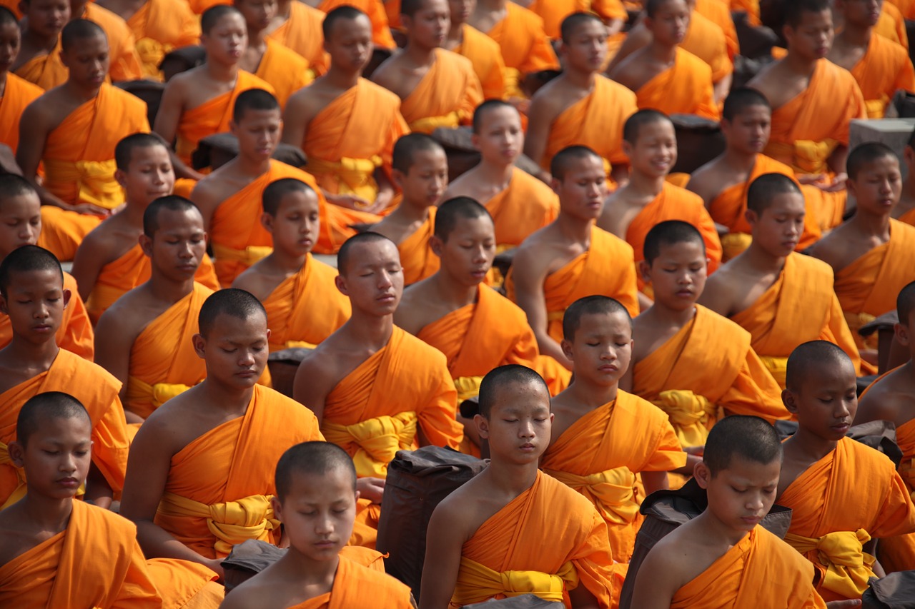 Tailandas, Budistams, Vienuoliai, Ir Naujokai, Medituoti, Budizmas, Vaikai, Oranžinė, Drabužiai, Tajų