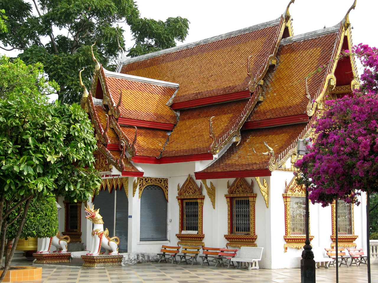 Tailandas, Budistinis, Šventykla, Tikėjimas, Religija, Pastatas, Struktūra, Architektūra, Orientyras, Medžiai