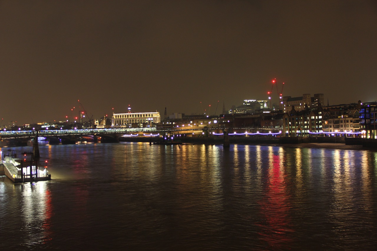 Thames, Atspindys, Upė, Londonas, Anglija, Architektūra, Londono Naktis, Miesto Panorama, Britanija, Orientyras