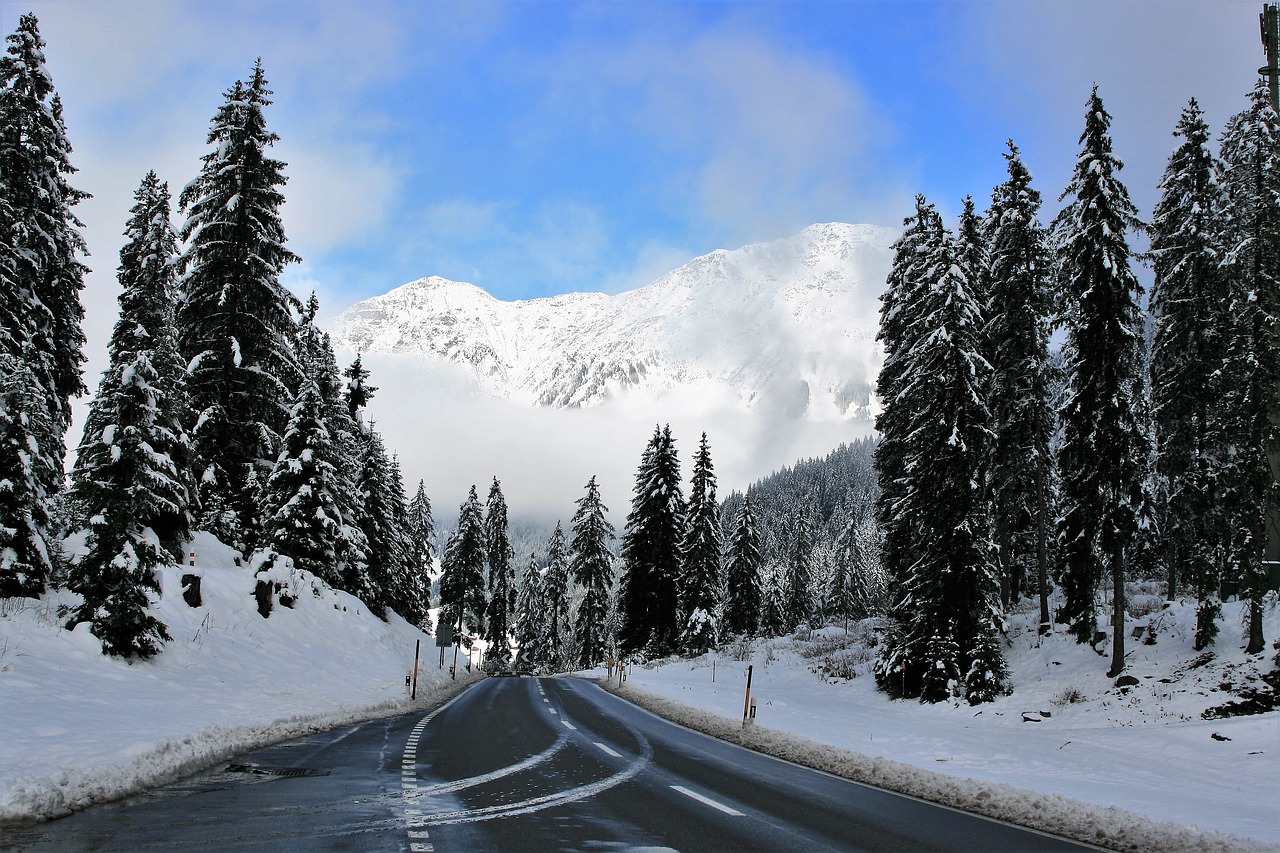 Šaltas Sezonas, Vaizdas Į Kalnus, Žiema, Alpės, Sniegas, Greitkelis, Snieguotas, Kalnų Peizažas, Magija, Medis