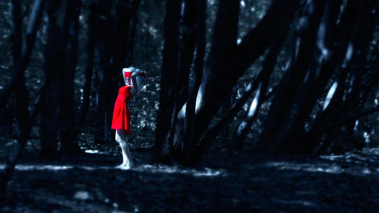 Mergaitė Raudonoje Suknele Miške, Suknelė, Tamsus Miškas, Mergaitė, Medžiai, Mergaitės, Lauke, Vaikščioti, Miškas, Gražus