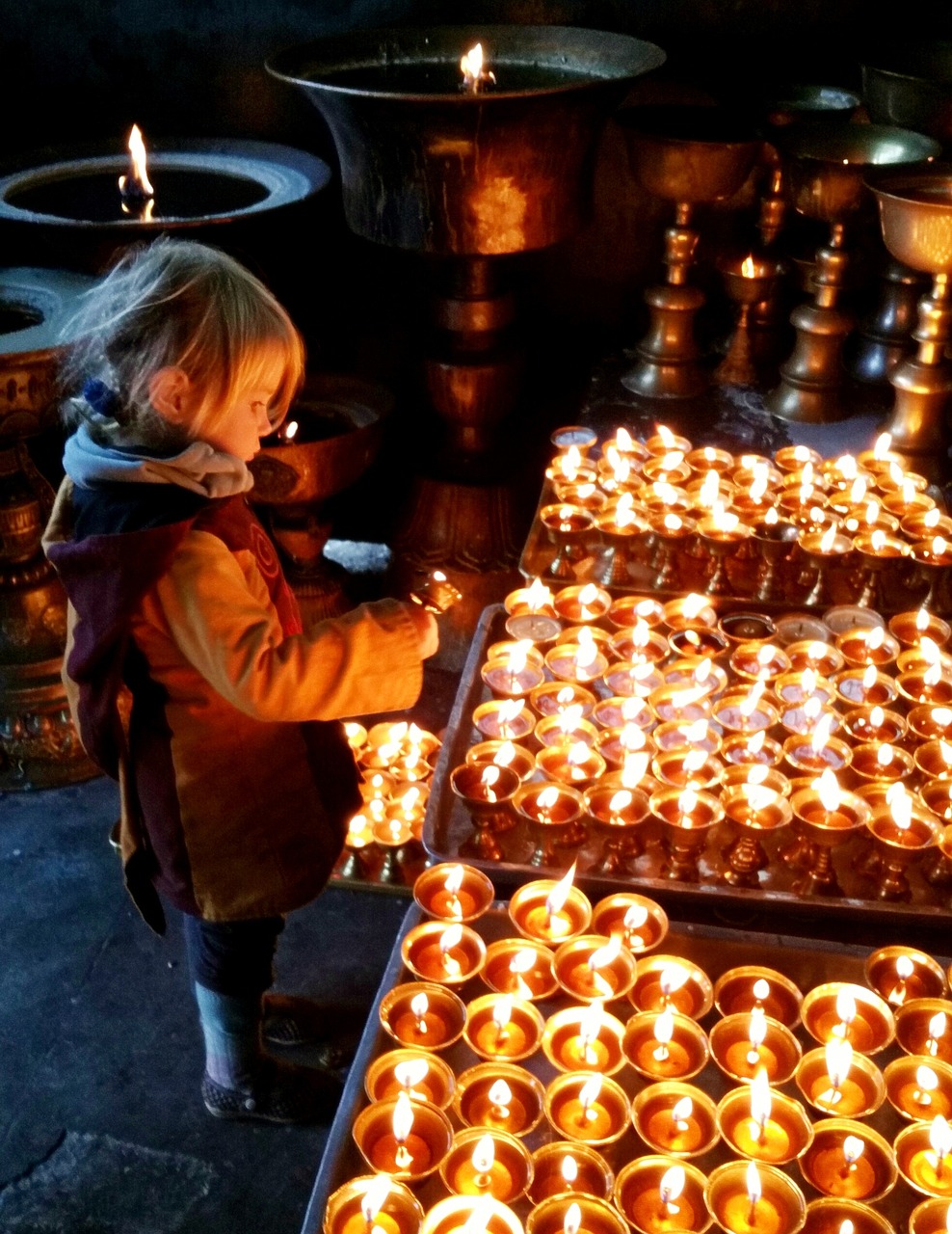 Maža Mergaitė, Žvakė, Nepalas, Bažnyčia, Nemokamos Nuotraukos,  Nemokama Licenzija