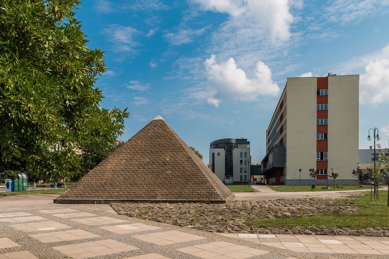 Universitetas, Mokykla, Piramidė, Kielce, Politechnikos Universitetas, Kuris, Pastatai, Architektūra, Statyba Ir Statyba, Biuro Pastatai