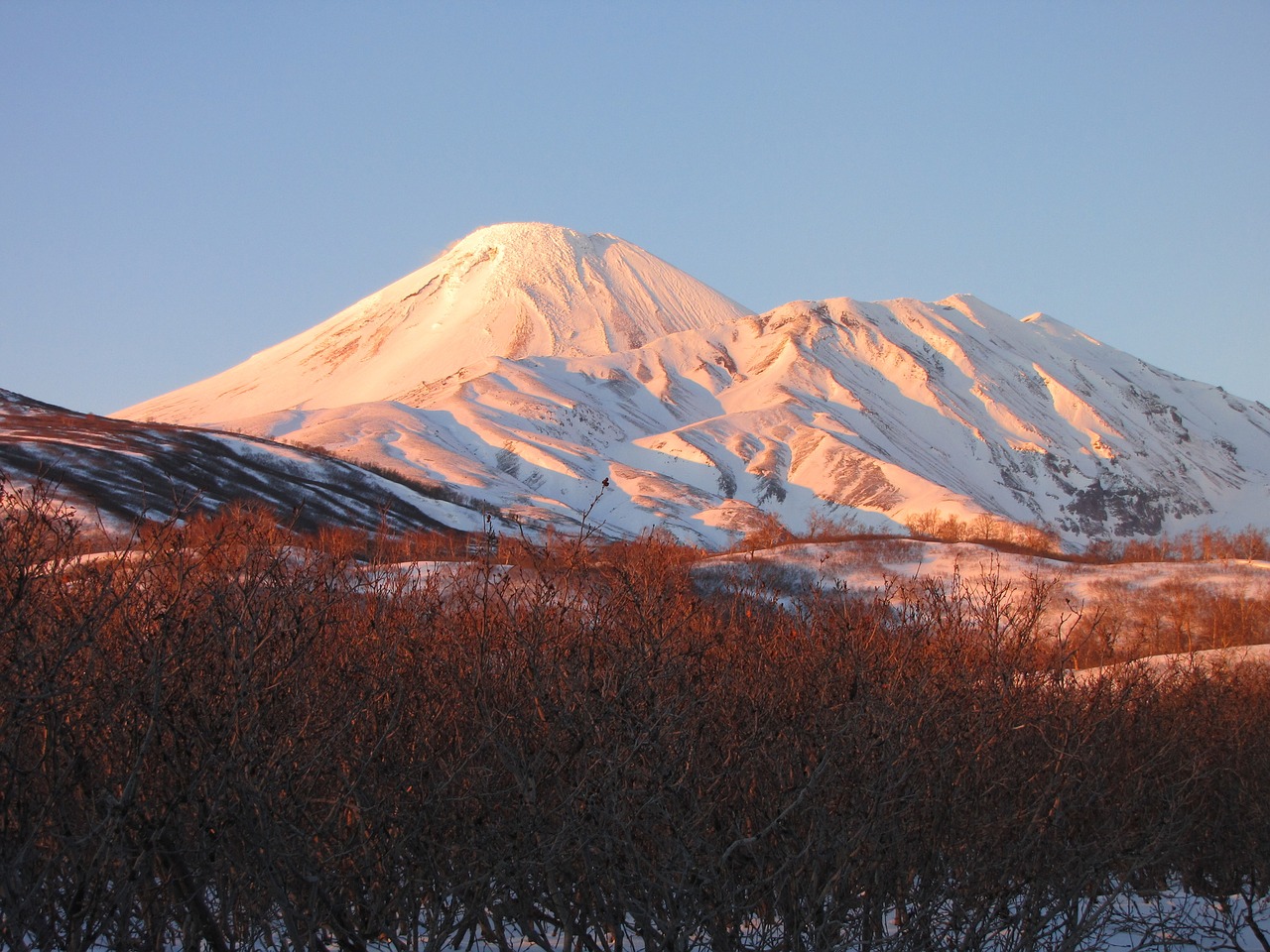 Vulkanas Avachinskis, Kamchatka, Kalnai, Nipelis, Vulkano Snukis, Akmenys, Akmenys, Žiema, Sniegas, Šaltis