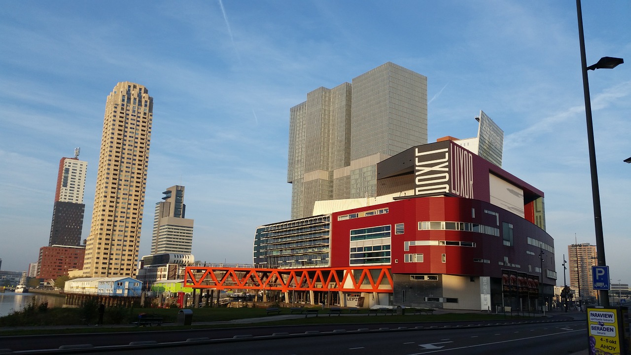 Teatras Zuidplein, Vilhelmina Prieplauka, Rotterdam Pietuose, Nemokamos Nuotraukos,  Nemokama Licenzija