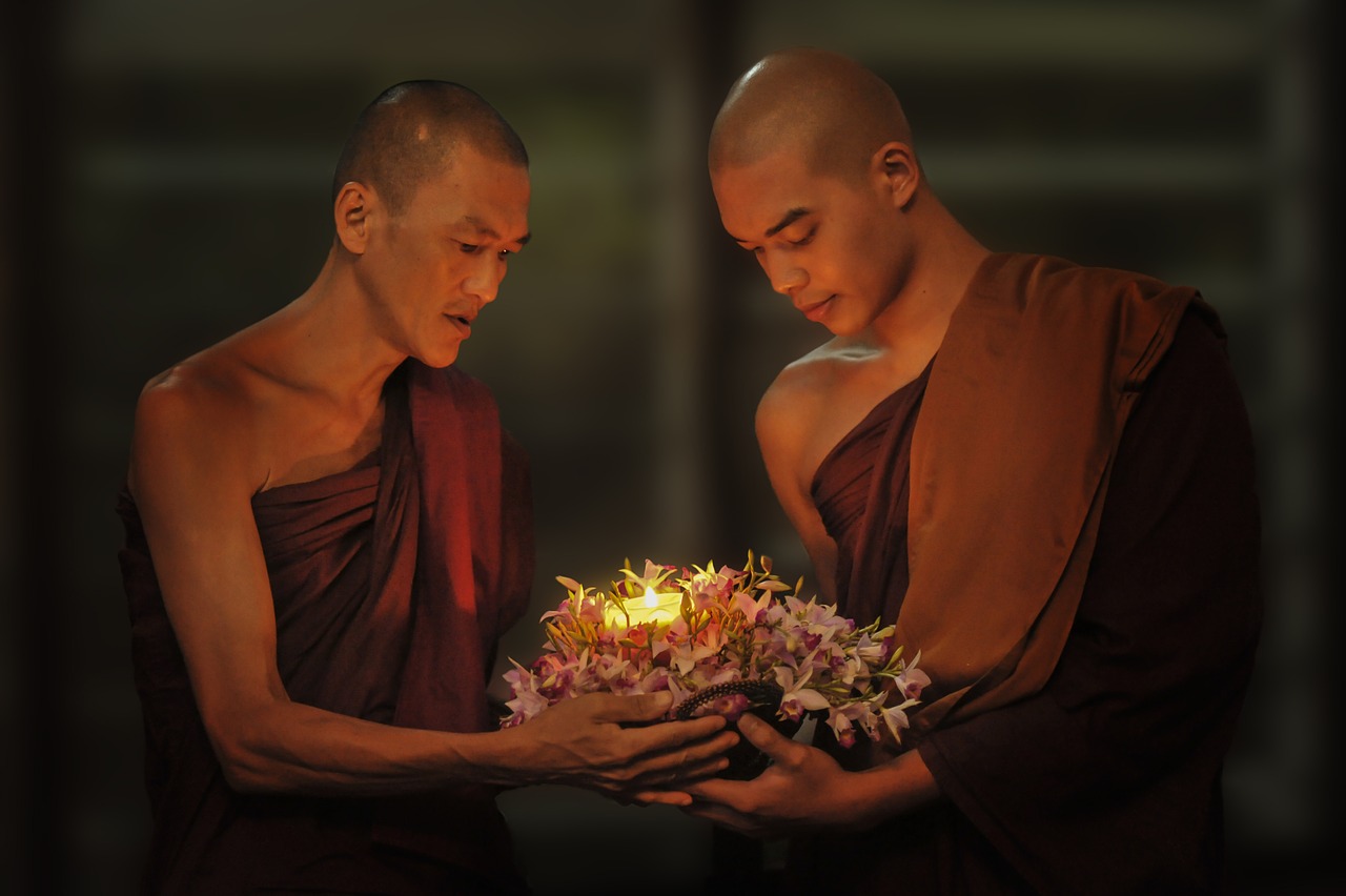 Teravada Budizmo, Vienuoliai, Perduoti Žvakę, Žvakė Tamsoje, Budizmas, Theravada, Tradicinis, Dvasingumas, Religinis, Ceremonija