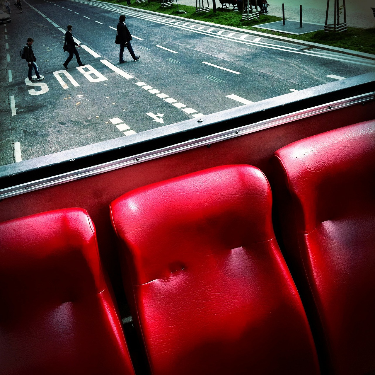 Trys, Raudona, Sėdėti, Autobusas, Perspektyva, Kelias, Pėsčiųjų, Kirsti, Kelio, Nemokamos Nuotraukos
