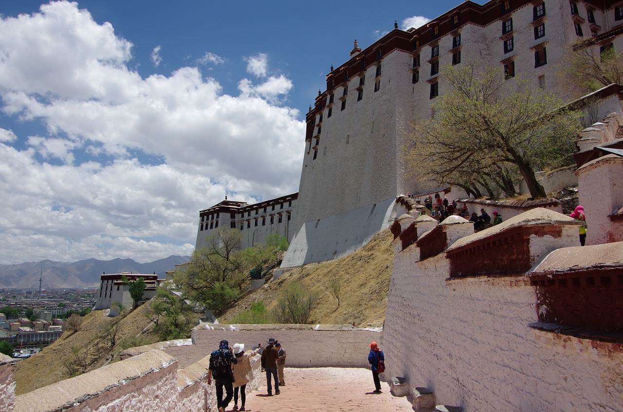 Tibetas, Kraštovaizdis, Baltas Debesys, Rūmai, Potalos Rūmai, Dangus, Nemokamos Nuotraukos,  Nemokama Licenzija