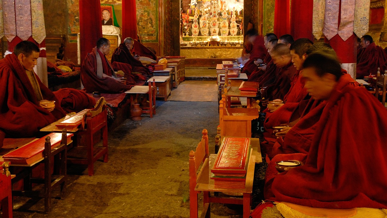 Tibetas, Vienuolynas, Vienuoliai, Gyantse, Malda, Budizmas, Nemokamos Nuotraukos,  Nemokama Licenzija