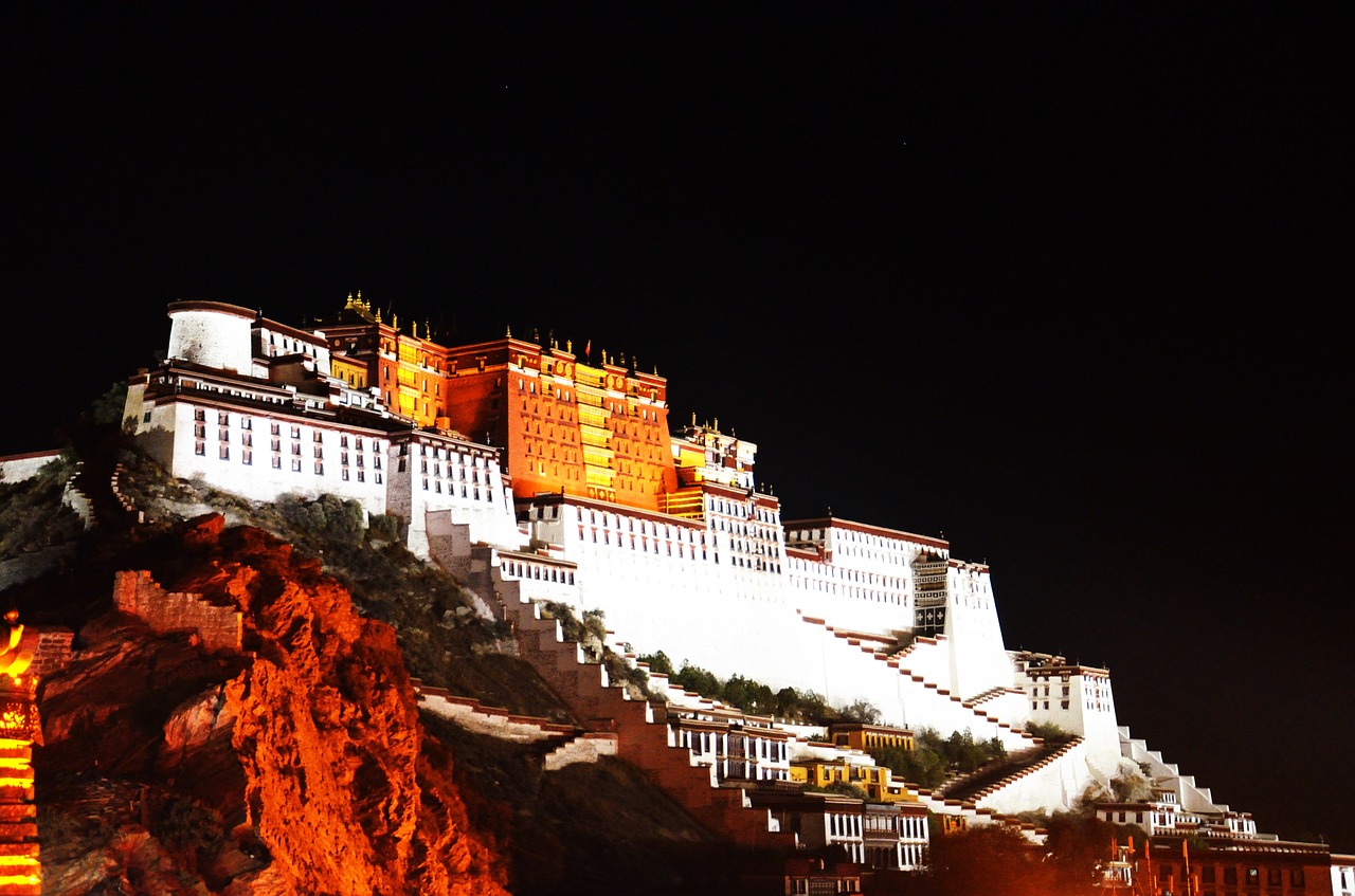 Tibetas, Lhasa, Naktinis Vaizdas, Potalos Rūmai, Fotografija, Šventas, Kelionė, Tikėjimas, Nemokamos Nuotraukos,  Nemokama Licenzija